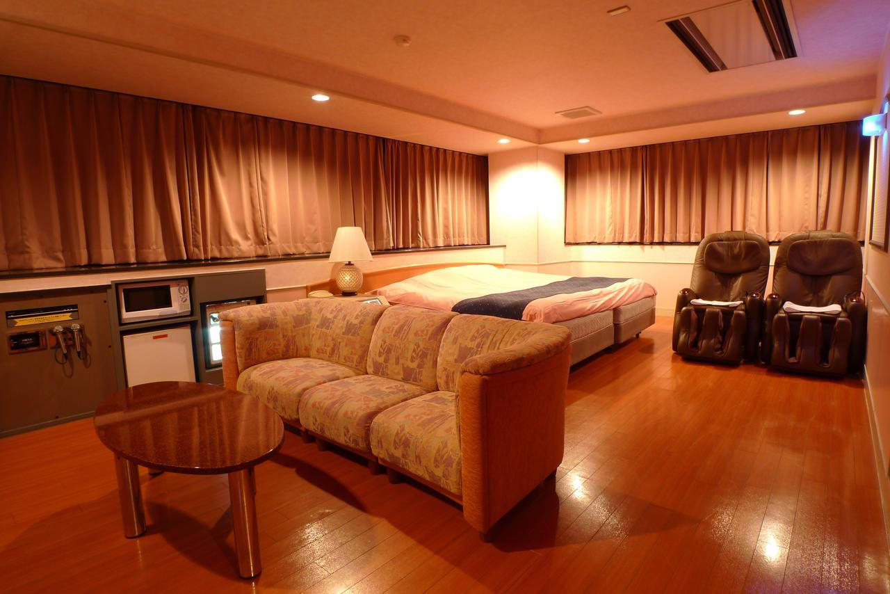 Golf Nirasaki Inter (Adults Only) Hotel Exterior foto
